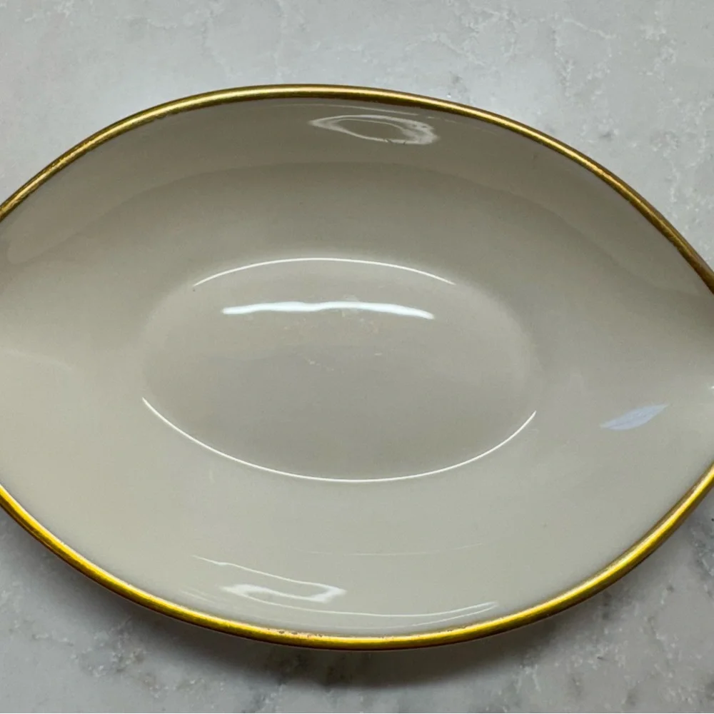 Lenox Cream and Gold Serveware Oval Dishes - Picture 6 of 9
